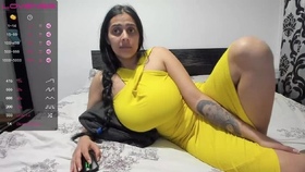 Rosa's sensual cam performance: A delightful experience