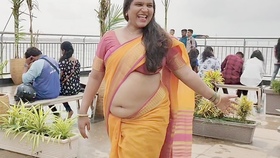 Meher Pal's explicit beach encounter with shaking belly button