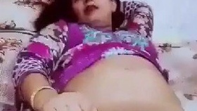 Indian wife reveals her intimate area and requests her partner to film her