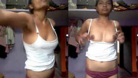 Indian college girl takes revealing self-portraits