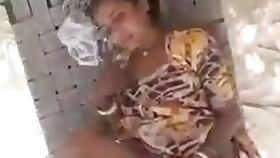 Desi sali ko haat par lethakar chudai ki