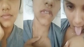 Cute Indian girl big boobs show on the selfie cam