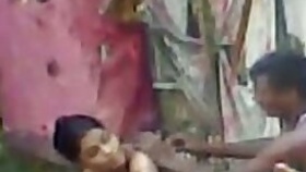 Indian village sex of bhabhi romance with lover during bath